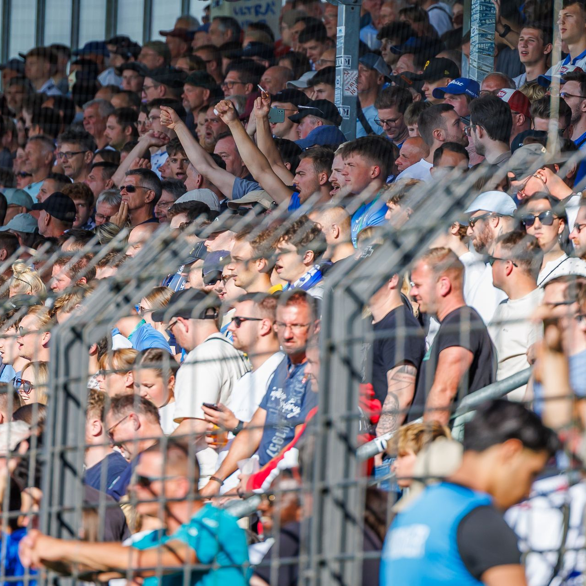 In Potsdam halfen Fans bei Aufklärung eines Rassismus-Vorfalls.  - Foto: Andreas Gora/dpa