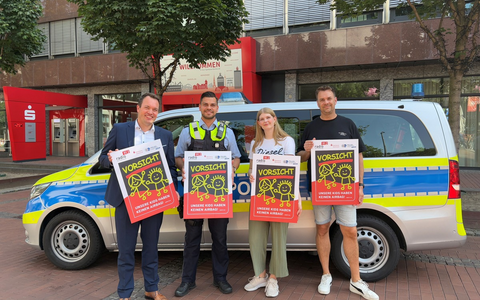 POL-DO: Vorsicht! Unsere Kids haben keinen Airbag! - Plakataktion auch zum Schulstart 2025/26 - Foto: presseportal.de POL-DO: Vorsicht! Unsere Kids haben keinen Airbag! - Plakataktion auch zum Schulstart 2025/26 - Foto: presseportal.de