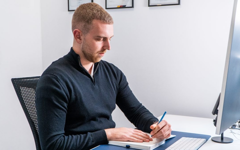Gesunde Hydration ab 40: Tom Cattarius von Arktisquelle verrät, worauf es dabei ankommt und welche Rolle innovative Wasserfilter dabei spielen - Foto: presseportal.de