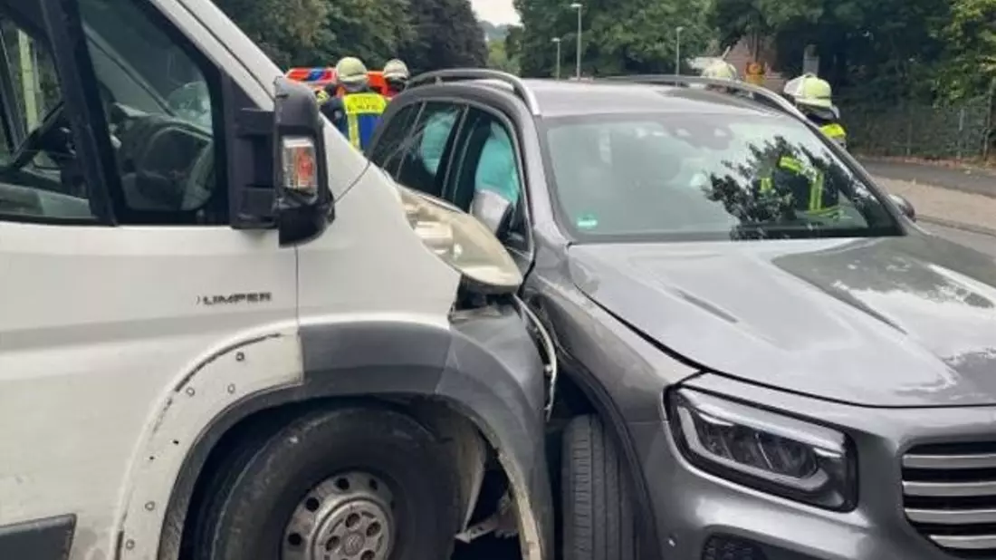 POL-HA: Verkehrsunfall mit einer Leichtverletzten und 45.000 Euro Schaden - Bild: presseportal.de