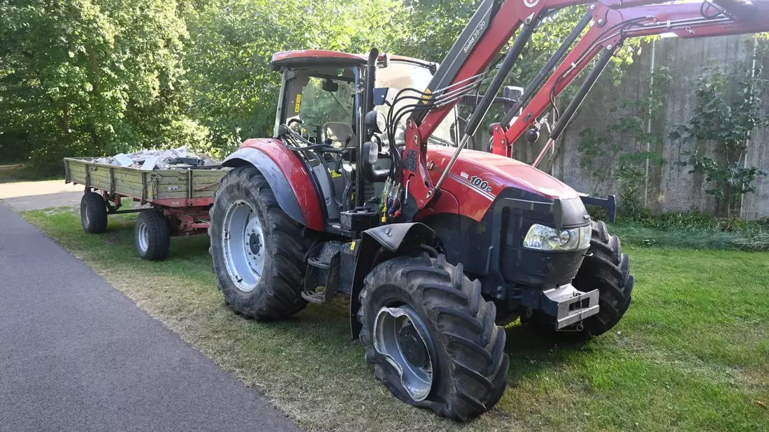 POL-DEL: Landkreis Oldenburg: Traktor in Bissel umgekippt +++ Fahrer entfernt sich vom Unfallort - Bild: presseportal.de