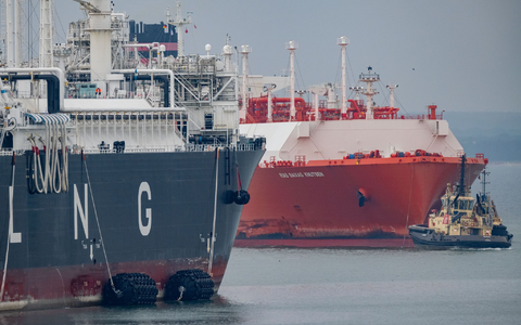 Anders als für fossile Energieträger wie Öl und Kohle gibt es in der EU keine Einfuhrverbote für Gas aus Russland. - Foto: Stefan Sauer/dpa