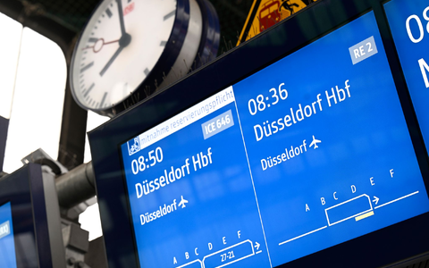 Ein Brandanschlag im Juli war einer der Gründe für die schlechte Pünktlichkeit im Fernverkehr der Deutschen Bahn. Inzwischen ist die Strecke wieder frei. (Archivbild) - Foto: Roberto Pfeil/dpa