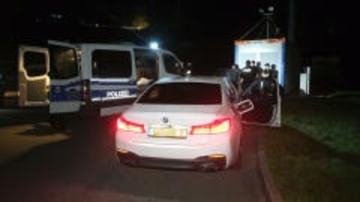 BPOL-FL: HAR - Totalgefälschter Fahrzeugschein - 5er BMW als gestohlen gemeldet - Foto: presseportal.de