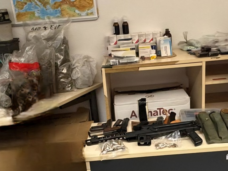 POL-K: 250818-3-LEV Feuerwehr entdeckt Drogen und Waffen nach Wohnungsbrand - 41-Jähriger festgenommen - Foto: presseportal.de