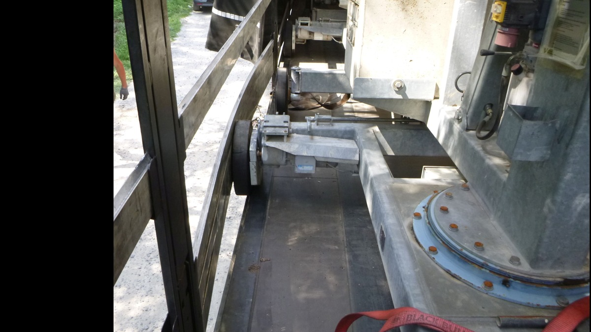 POL-ESW: Ladung nicht gesichert - Foto: presseportal.de