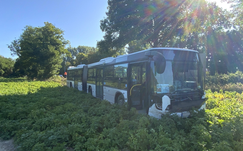 FW Ratingen: Unfall mit Linienbus endet ohne Verletzte - Foto: presseportal.de