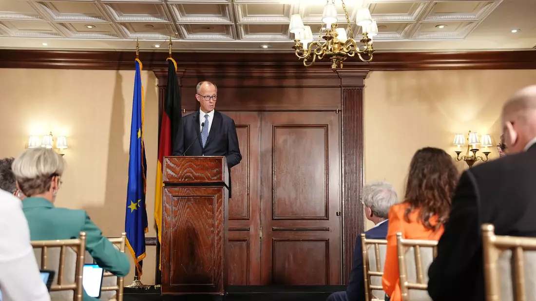 Merz zog eine positive Bilanz des Ukraine-Gipfels in Washington. - Bild: Kay Nietfeld/dpa