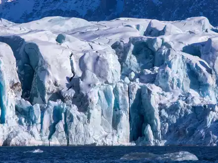 Die Gletscher von Spitzbergen haben 2024 viel Eis verloren. (Archivbild) - Foto: Jens Büttner/dpa-Zentralbild/dpa
