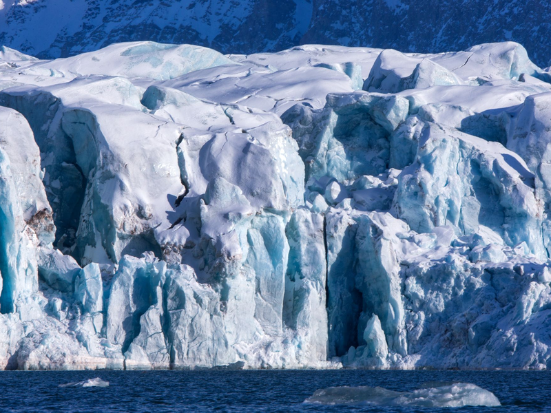 Die Gletscher von Spitzbergen haben 2024 viel Eis verloren. (Archivbild) - Foto: Jens Büttner/dpa-Zentralbild/dpa