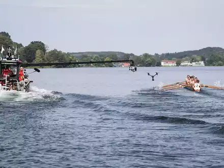 Sportdrama aus Ratzeburg fürs Kino: Der Olympia-Erfolg von 1960 in Rom steht im Fokus. Dabei soll Rudern so gezeigt werden wie die Welt es noch nicht gesehen hat. - Foto: Christian Charisius/dpa