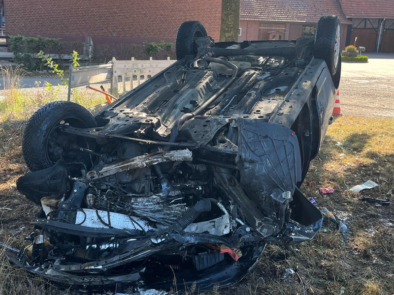 POL-COE: Senden, K4/ Auto gerät nach Unfall in Brand - Foto: presseportal.de