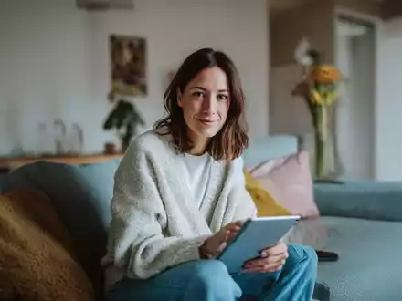 Baby, Bücher, Bachelor: Junge Eltern setzen vermehrt auf flexible Studienmodelle - Foto: presseportal.de