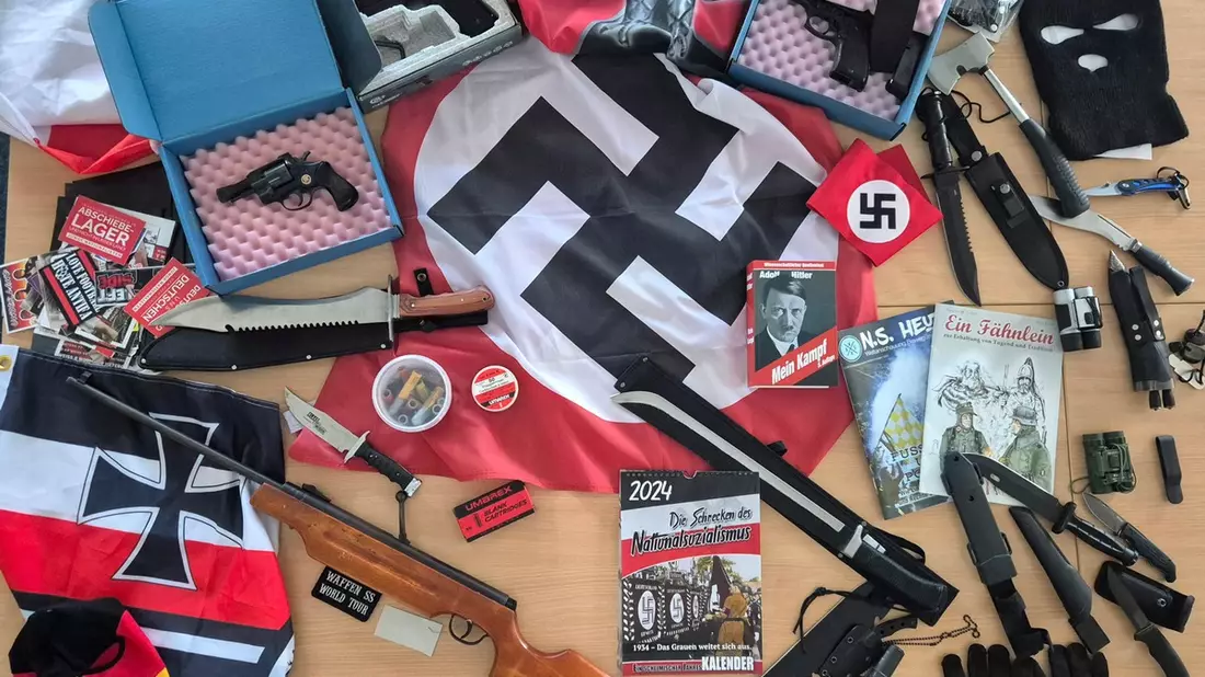 POL-HB: Nr.: 0540 --Durchsuchungen bei Mitgliedern einer rechtsextremistischen Gruppierung-- - Bild: presseportal.de