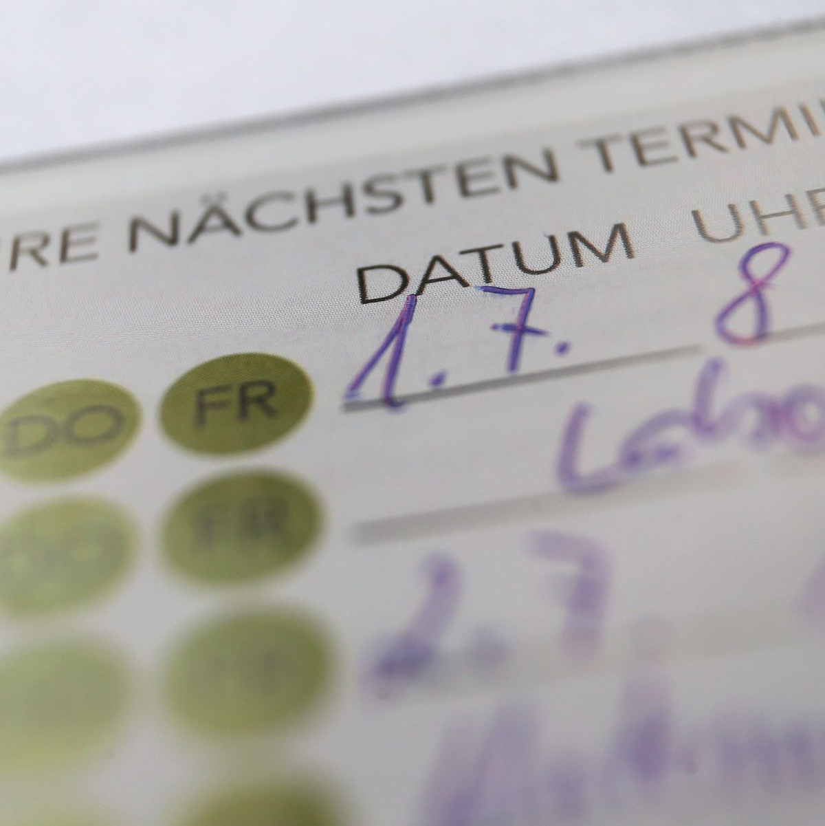 Die Kassen wollen Selbstzahlerleistungen beim Arzt eindämmen. (Archivbild) - Foto: Karl-Josef Hildenbrand/dpa