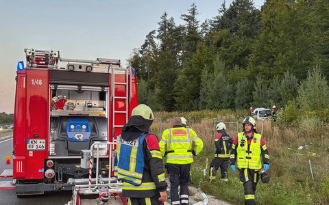 FW Allensbach: H2 VU PKW Person eingeklemmt - Foto: presseportal.de FW Allensbach: H2 VU PKW Person eingeklemmt - Foto: presseportal.de