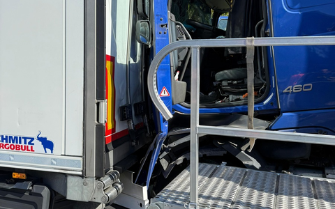 FW Helmstedt: Verkehrsunfall mit drei LKW auf der BAB2 - Foto: presseportal.de
