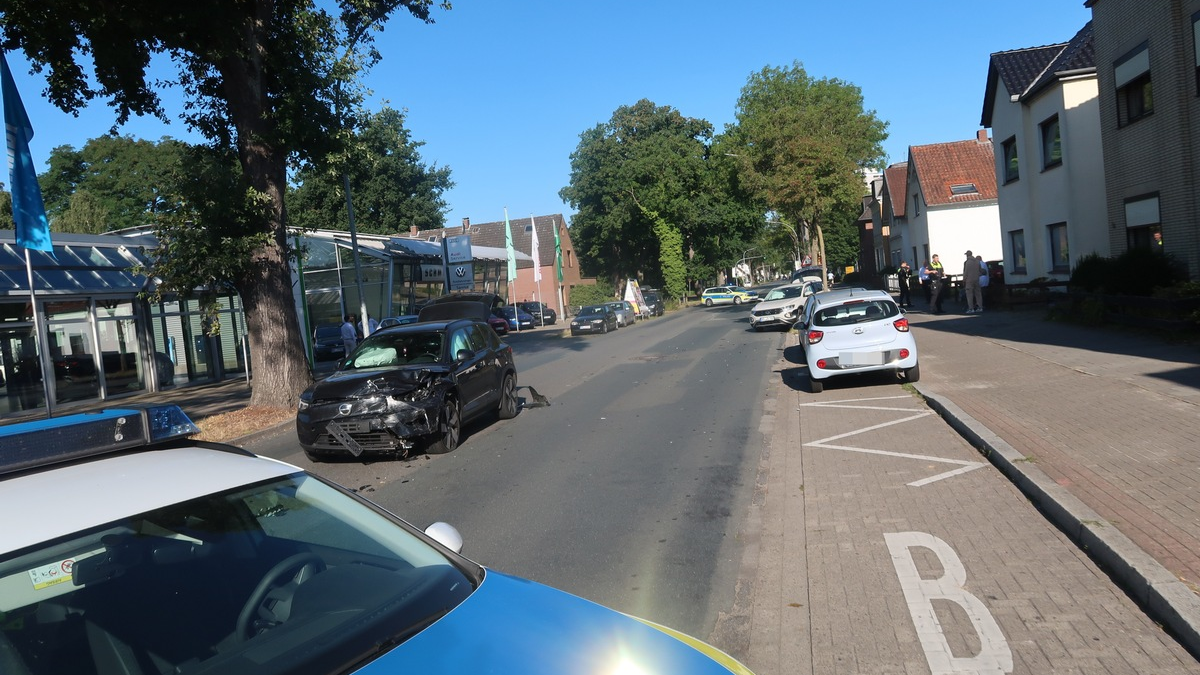 POL-DEL: Stadt Delmenhorst: Drei Personen bei schwerem Verkehrsunfall verletzt +++ Hoher Sachschaden - Foto: presseportal.de