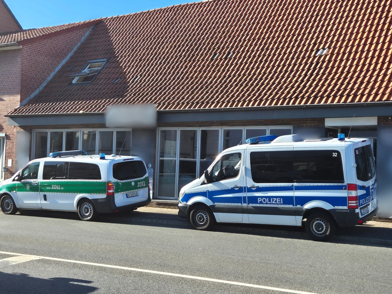 POL-HK: Soltau/Schneverdingen: Räderwerk-Kontrollen (FOTO); A7/Walsrode: Ohne Führerschein und unter Drogen; Walsrode: Radfahrerin übersehen; Buchholz (Aller): Betrunken gefahren; Bad Fallingbostel: Unfall - Foto: presseportal.de