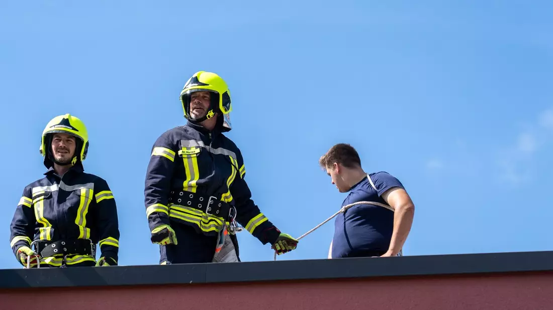FW Flotwedel: Von Ausbildung bis Auszeichnung: Feuerwehr-Wochenende in der Samtgemeinde Flotwedel - Bild: presseportal.de