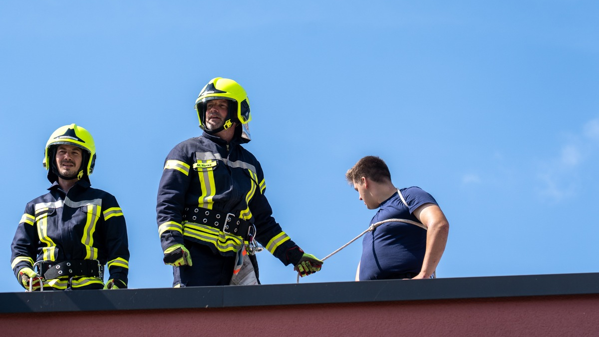 FW Flotwedel: Von Ausbildung bis Auszeichnung: Feuerwehr-Wochenende in der Samtgemeinde Flotwedel - Foto: presseportal.de