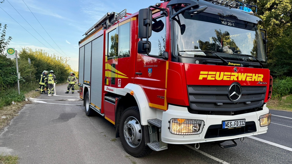 FW Hünxe: Brennende Paletten im Regallager eines Gewerbebetriebs - Foto: presseportal.de