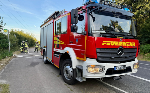 FW Hünxe: Brennende Paletten im Regallager eines Gewerbebetriebs - Foto: presseportal.de