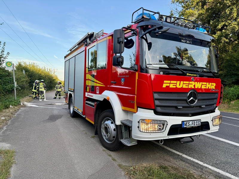 FW Hünxe: Brennende Paletten im Regallager eines Gewerbebetriebs - Foto: presseportal.de