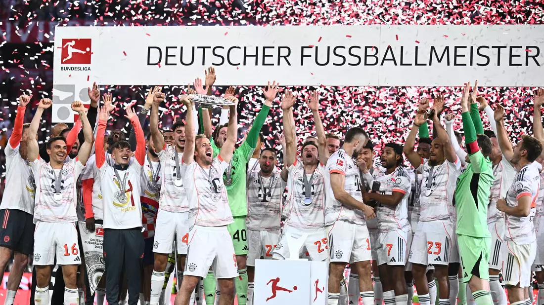 Wieder der große Titelfavorit: Der deutsche Fußball-Meister FC Bayern München. - Bild: Tom Weller/dpa