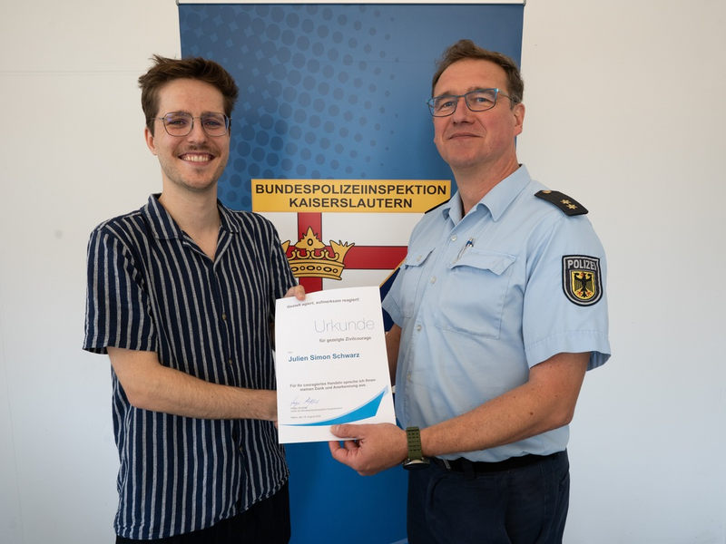 BPOL-KL: Lebensretter für Zivilcourage durch die Bundespolizei geehrt - Foto: presseportal.de