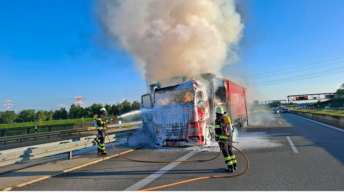 FW-M: Lkw-Brand auf Autobahn (A 99) - Foto: presseportal.de