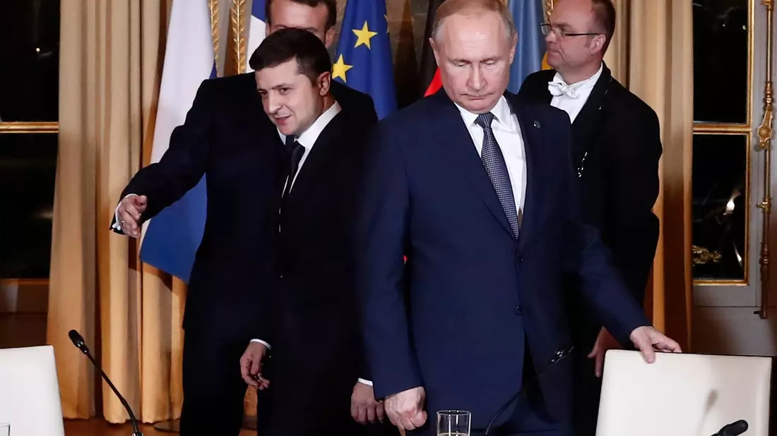 Da war Selenskyj noch hoffnungsvoll: 2019 bei einer Begegnung mit Putin in Paris. (Archivbild) - Bild: Ian Langsdon/EPA Pool/AP/dpa