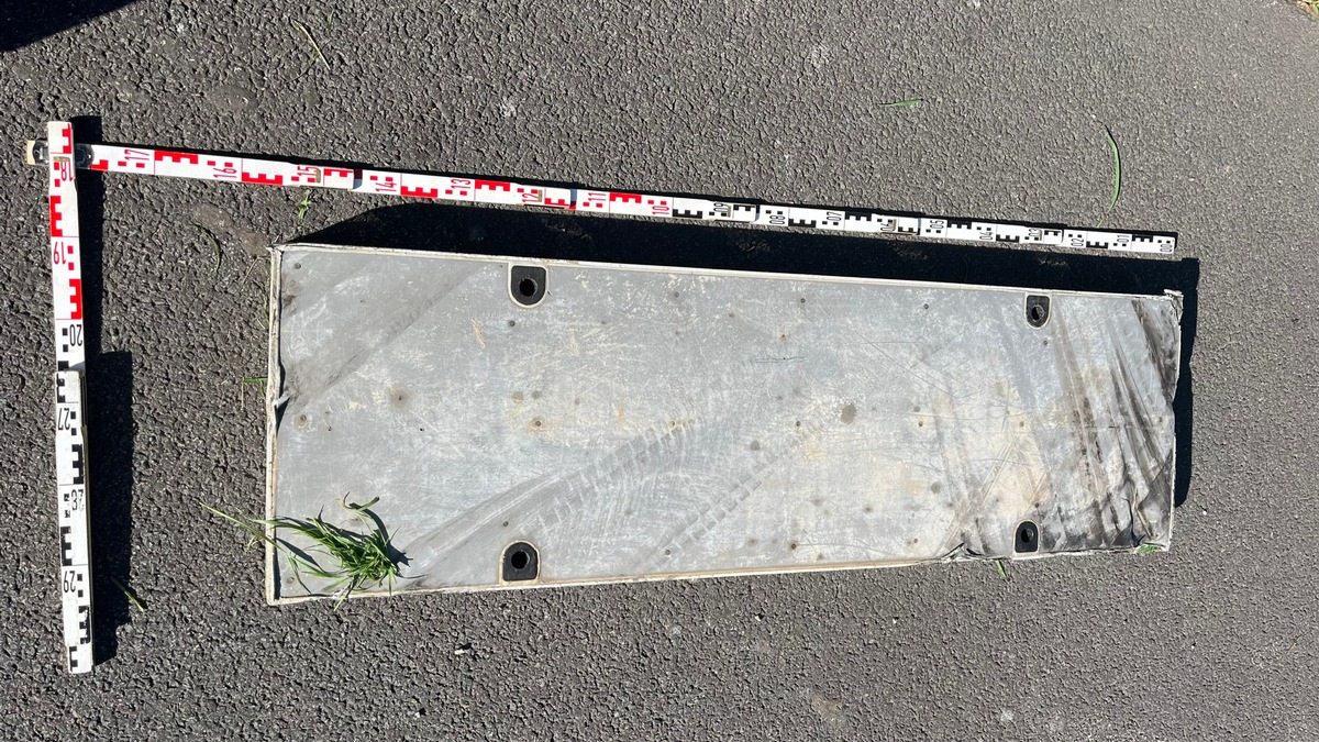 POL-D: Meldung der Autobahnpolizei - A 3 bei Hünxe - Fahrzeugteile auf der Autobahn - Zehn beschädigte Fahrzeuge - Verdacht der Verkehrsunfallflucht - Polizei fahndet nach Fahrer - Foto: presseportal.de