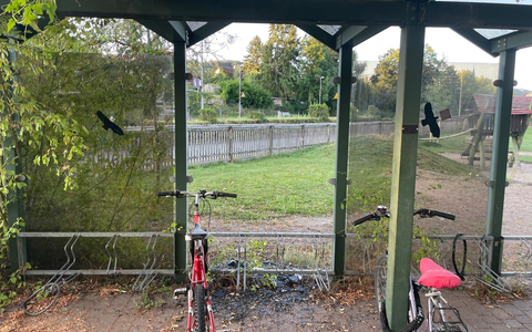 POL-PIROK: Fahrradunterstand beschädigt - Foto: presseportal.de