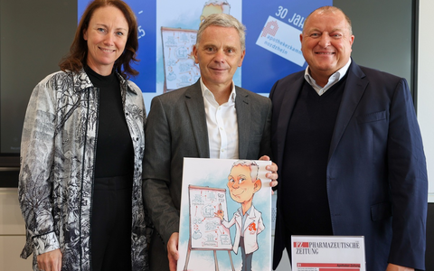 30 Jahre im Dienst des Berufsstandes: Dr. Stefan Derix feiert Dienstjubiläum bei der Apothekerkammer Nordrhein - Foto: presseportal.de 30 Jahre im Dienst des Berufsstandes: Dr. Stefan Derix feiert Dienstjubiläum bei der Apothekerkammer Nordrhein - Foto: presseportal.de