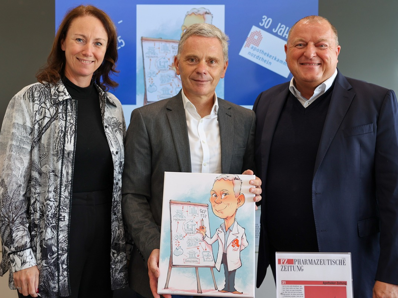30 Jahre im Dienst des Berufsstandes: Dr. Stefan Derix feiert Dienstjubiläum bei der Apothekerkammer Nordrhein - Foto: presseportal.de