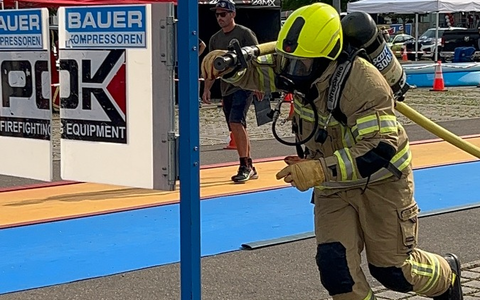 FW Konstanz: 3. Firefighter Combat Challenge Stuttgart - Foto: presseportal.de