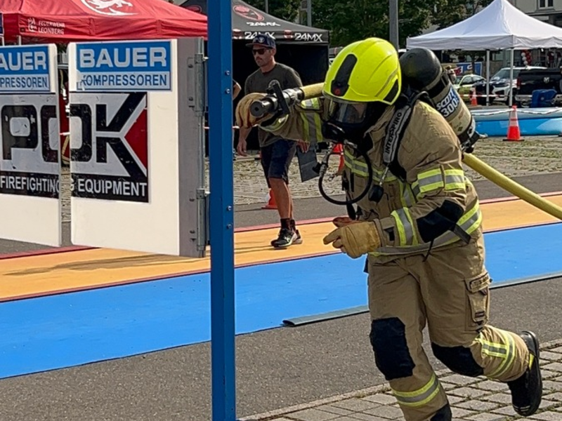 FW Konstanz: 3. Firefighter Combat Challenge Stuttgart - Foto: presseportal.de