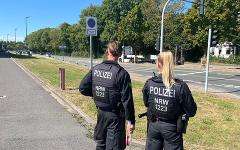 POL-BO: 68 Verkehrsteilnehmer mit Handy am Ohr erwischt - Schwerpunkteinsatz des Polizeipräsidiums Bochum - Foto: presseportal.de