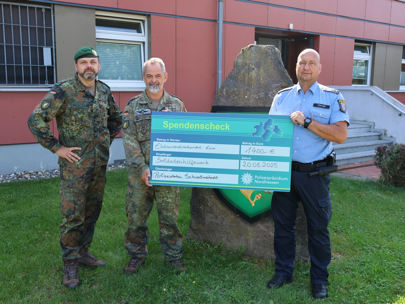 POL-HR: Polizeistation Schwalmstadt spendet 2800,- Euro für den guten Zweck - Foto: presseportal.de