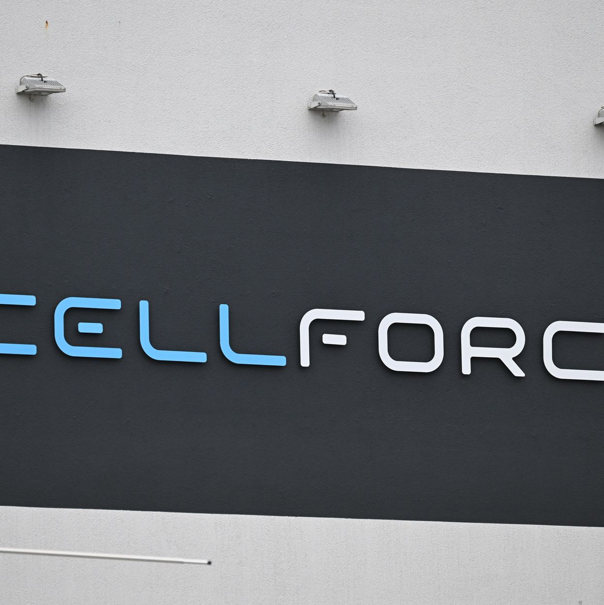 Geplant war ursprünglich, dass Cellforce Hochleistungs-Batteriezellen produziert. (Archivbild) - Foto: Bernd Weißbrod/dpa