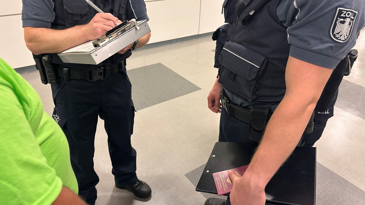 HZA-K: Großeinsatz des Kölner Zolls auf der Gamescom/Bei rund 60 Personen Anhaltspunkte für Schwarzarbeit und Leistungsmissbrauch aufgedeckt, auch minderjährigen Deutsch-Libanesen als Ordner angetroffen - Foto: presseportal.de