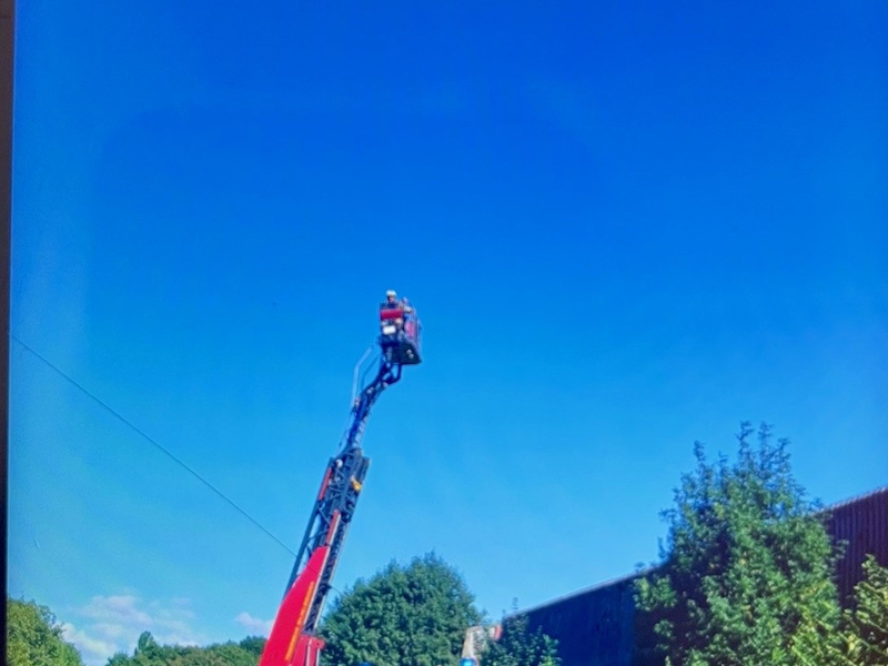 POL-WHV: Brand in leerstehender Tennishalle - Foto: presseportal.de