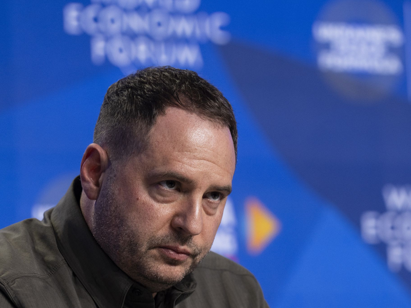 Der Leiter des Präsidentenbüros, Andrij Jermak, galt bisher als der eigentliche starke Mann in der Ukraine. (Archivbild) - Foto: Gian Ehrenzeller/KEYSTONE/dpa