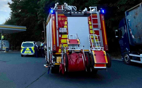 FW Hünxe: Rauchentwicklung aus Pkw auf der BAB 3 - Foto: presseportal.de