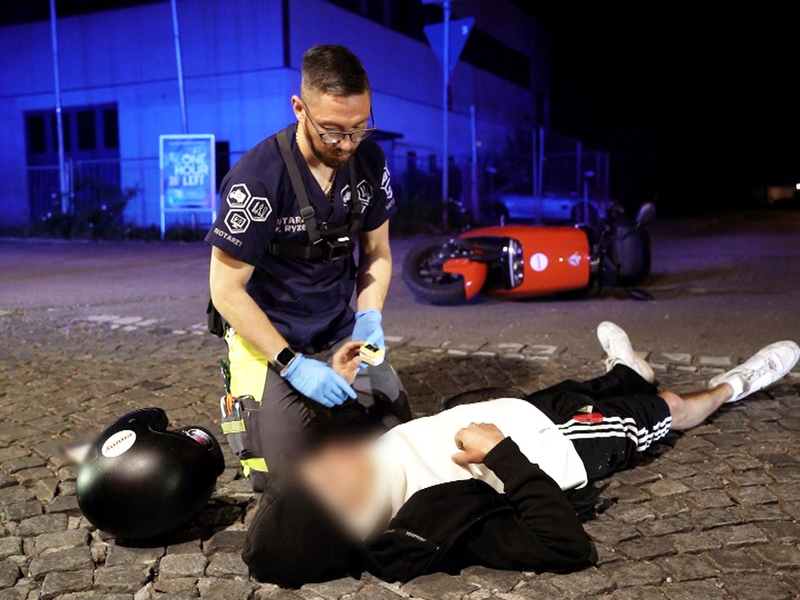 Neue Folge Mensch Retter - NACHTSCHICHT: Lebensrettung nach Brandverletzung und ein Patient außer Kontrolle - Foto: presseportal.de