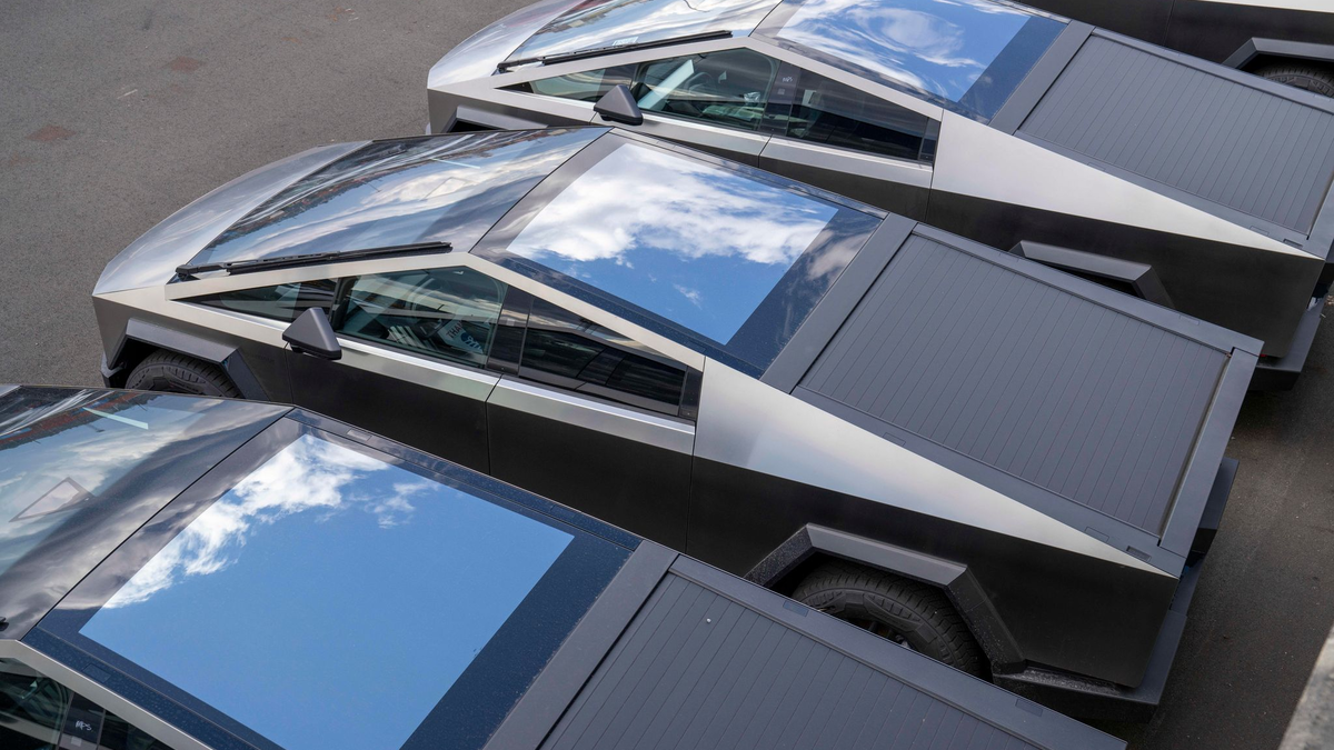 Teslas Cybertruck polarisierte sofort mit seinem ungewöhnlichen Design. (Archivbild)  - Foto: Scott Brauer/ZUMA Press Wire/dpa