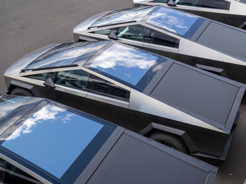 Teslas Cybertruck polarisierte sofort mit seinem ungewöhnlichen Design. (Archivbild) - Foto: Scott Brauer/ZUMA Press Wire/dpa