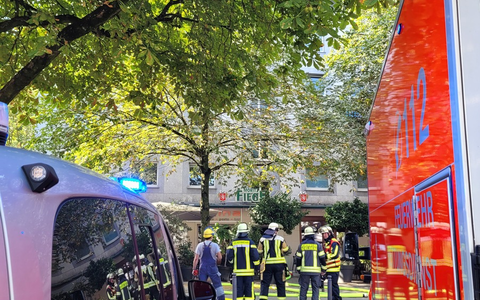FW-BO: Gemeldetes Feuer mit Menschenleben in Gefahr löst GroĂeinsatz der Feuerwehr aus - Foto: presseportal.de FW-BO: Gemeldetes Feuer mit Menschenleben in Gefahr löst GroĂeinsatz der Feuerwehr aus - Foto: presseportal.de