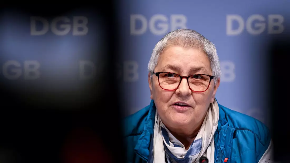 DGB-Vize Elke Hannack fordert mehr Ausbildungsplätze. - Bild: Britta Pedersen/dpa
